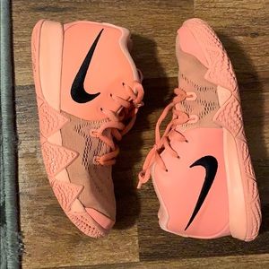Girls Nike Kyrie Irving shoes Sz. 13C